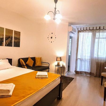 City Break Park Studio Bucarest Esterno foto