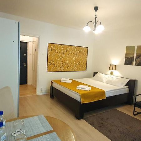 City Break Park Studio Bucarest Esterno foto